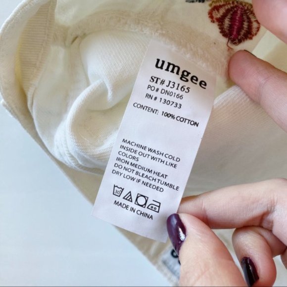 Umgee | Embroidered Floral White Denim Mini Skirt High Waisted Pockets Frayed - Picture 12 of 13